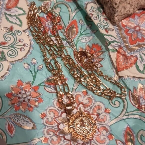 New M Initial Letter Coin Style Chain Link Necklace - Picture 5 of 9